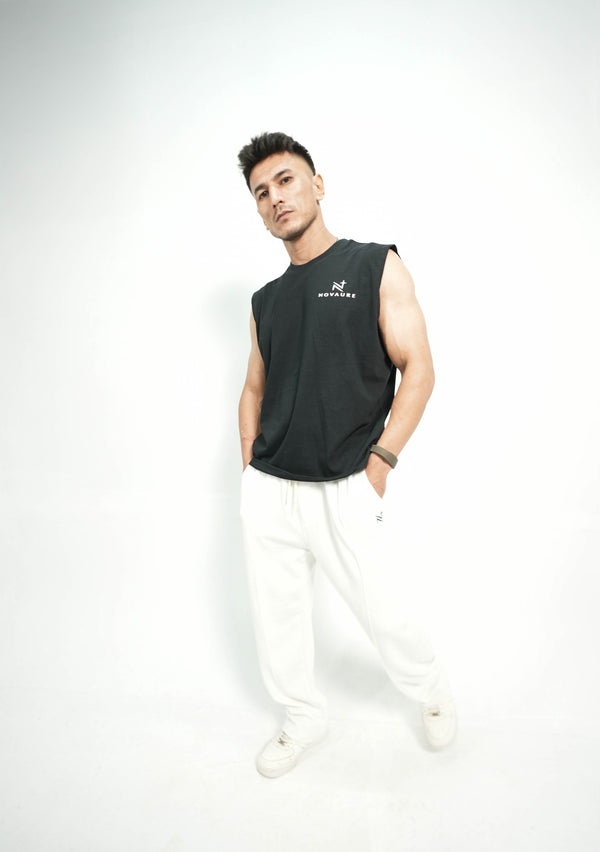 ESSENTIAL BLACK SANDO