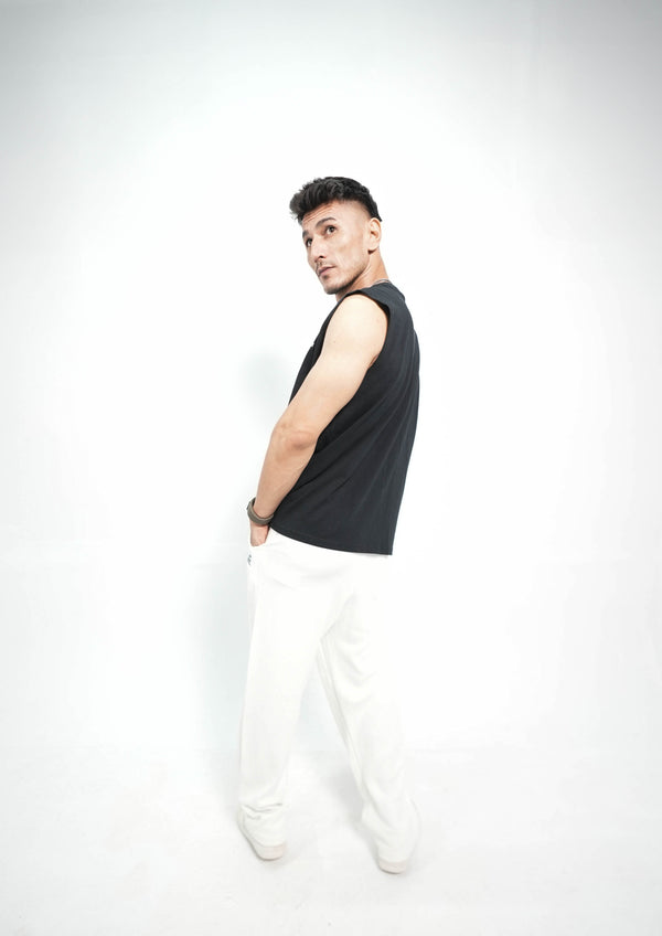ESSENTIAL BLACK SANDO