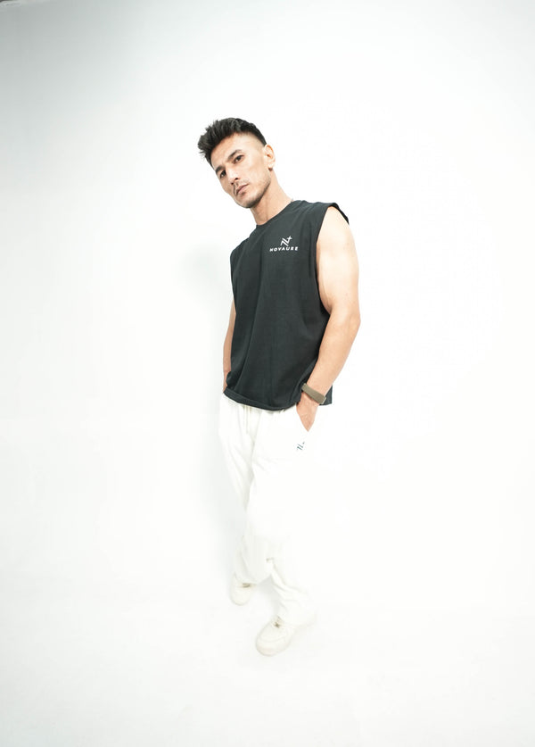 ESSENTIAL BLACK SANDO